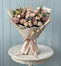 Букет цветов из:  Розы и Лизиантусы в Савельево