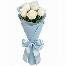 Букет 5 Белых роз Проуд в Савельево