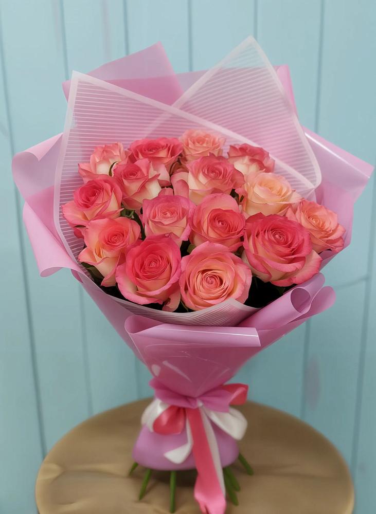 Букет 15 Розовых роз Равель в Савельево