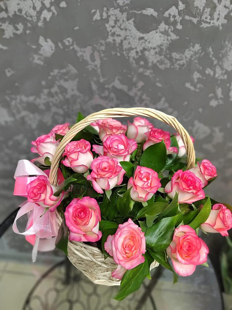 Цветочная композиция из Розы в корзине в Савельево