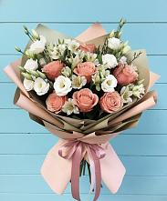Букет цветов из:  Розы, Альстромерии и Лизиантусы в Савельево