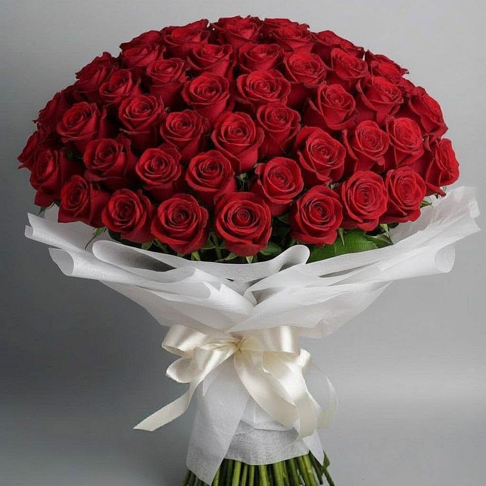 Букет 101 Красная роза Блэк Мэджик в Савельево