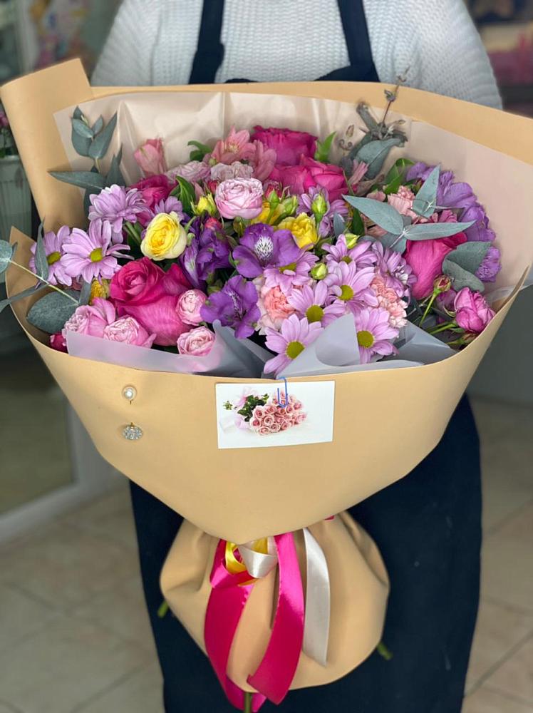 Букет цветов из: Хризантемы, Гвоздики и Альстромерии в Савельево