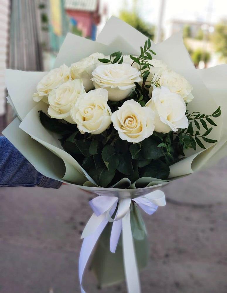 Букет Белые розы Проуд в Савельево