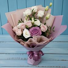 Букет цветов из:  Розы и Лизиантусы в Савельево