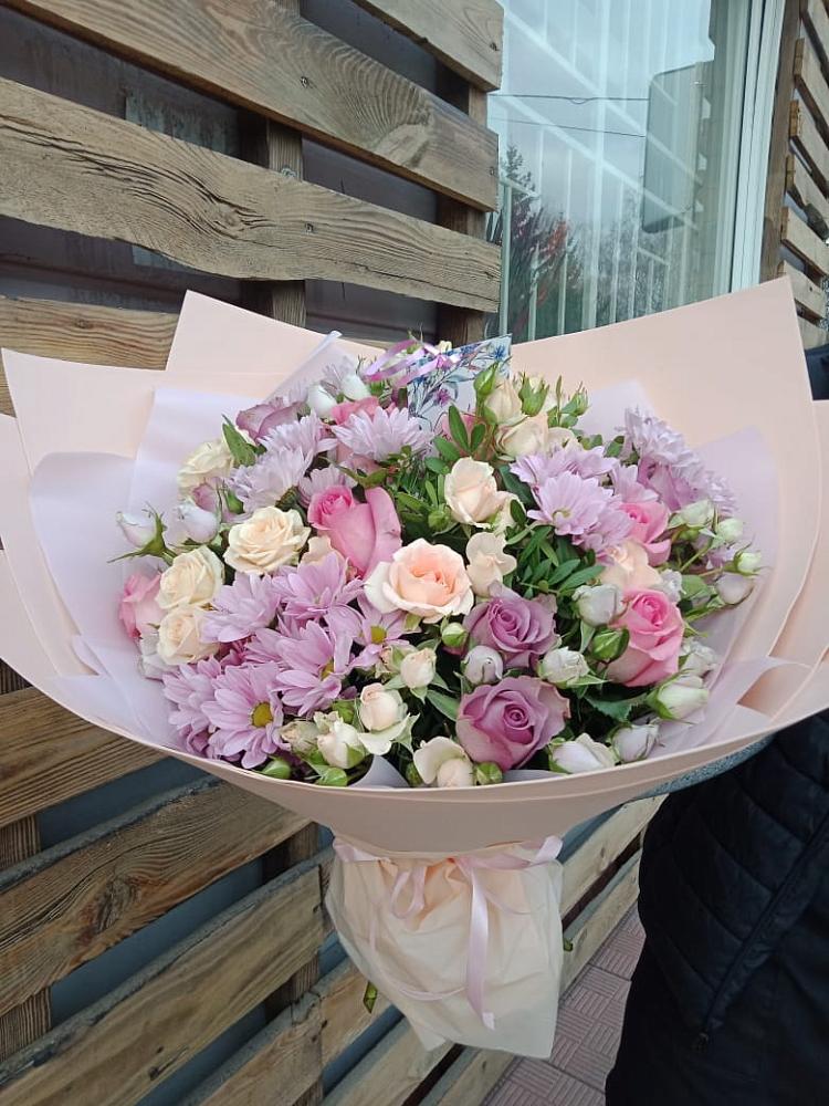 Букет цветов из: Розы и Хризантемы в Савельево