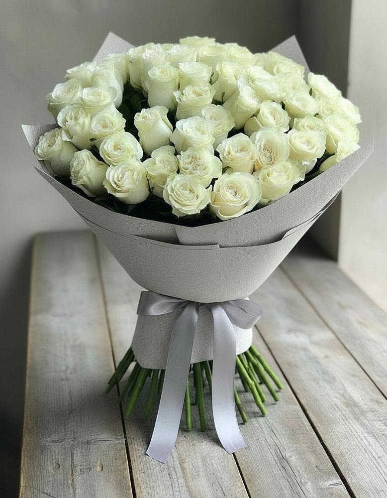 Букет 35 Белых роз в Савельево