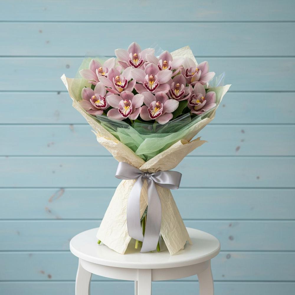 Букет цветов из: Орхидеи и Розы в Савельево