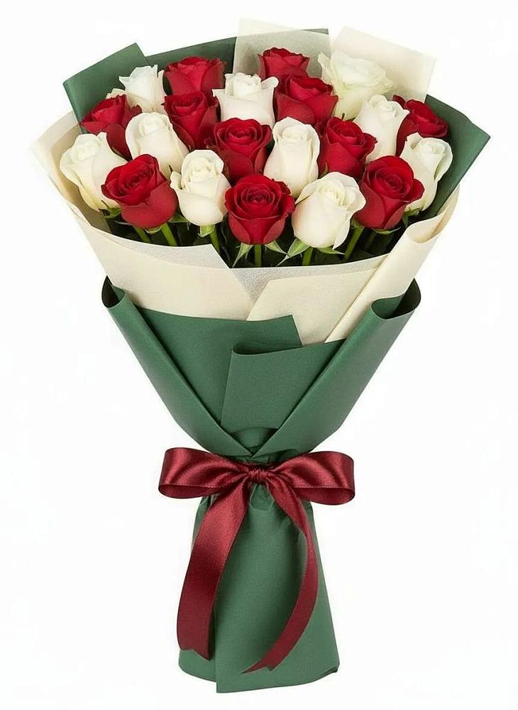Букет Микс из красных и белых роз в Савельево