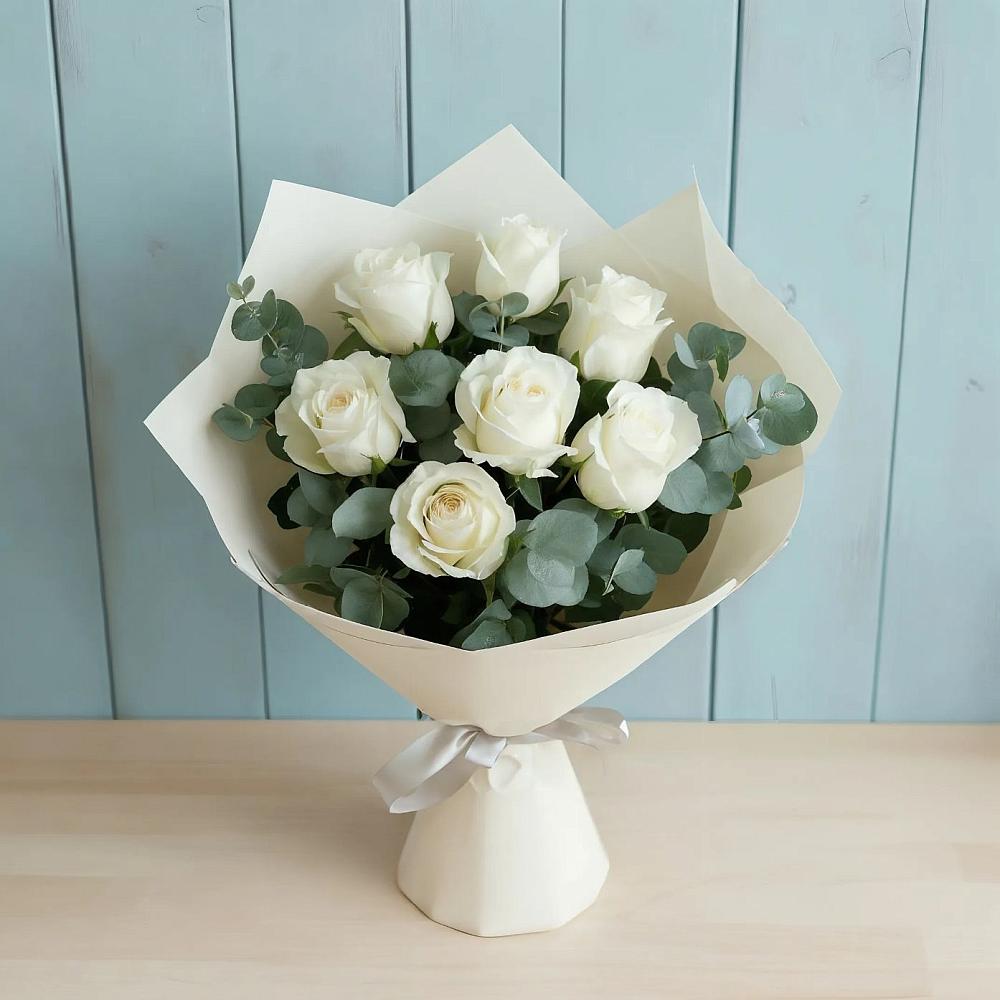 Букет Белые розы в Эвкалипте в Савельево
