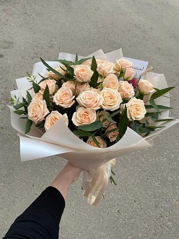 Букет Кремовые розы Латте в Савельево