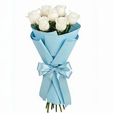 Букет 7 белых роз Проуд в Савельево