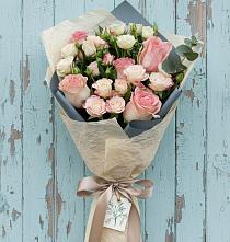 Букет цветов из:  Розы в Савельево