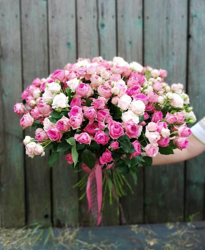 Букет Розовые кустовые розы Натали и Лав Лидия в Савельево