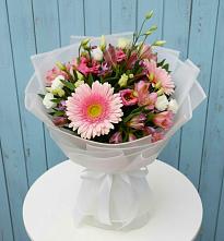 Букет цветов из:  Герберы, Альстромерии и Лизиантусы в Савельево