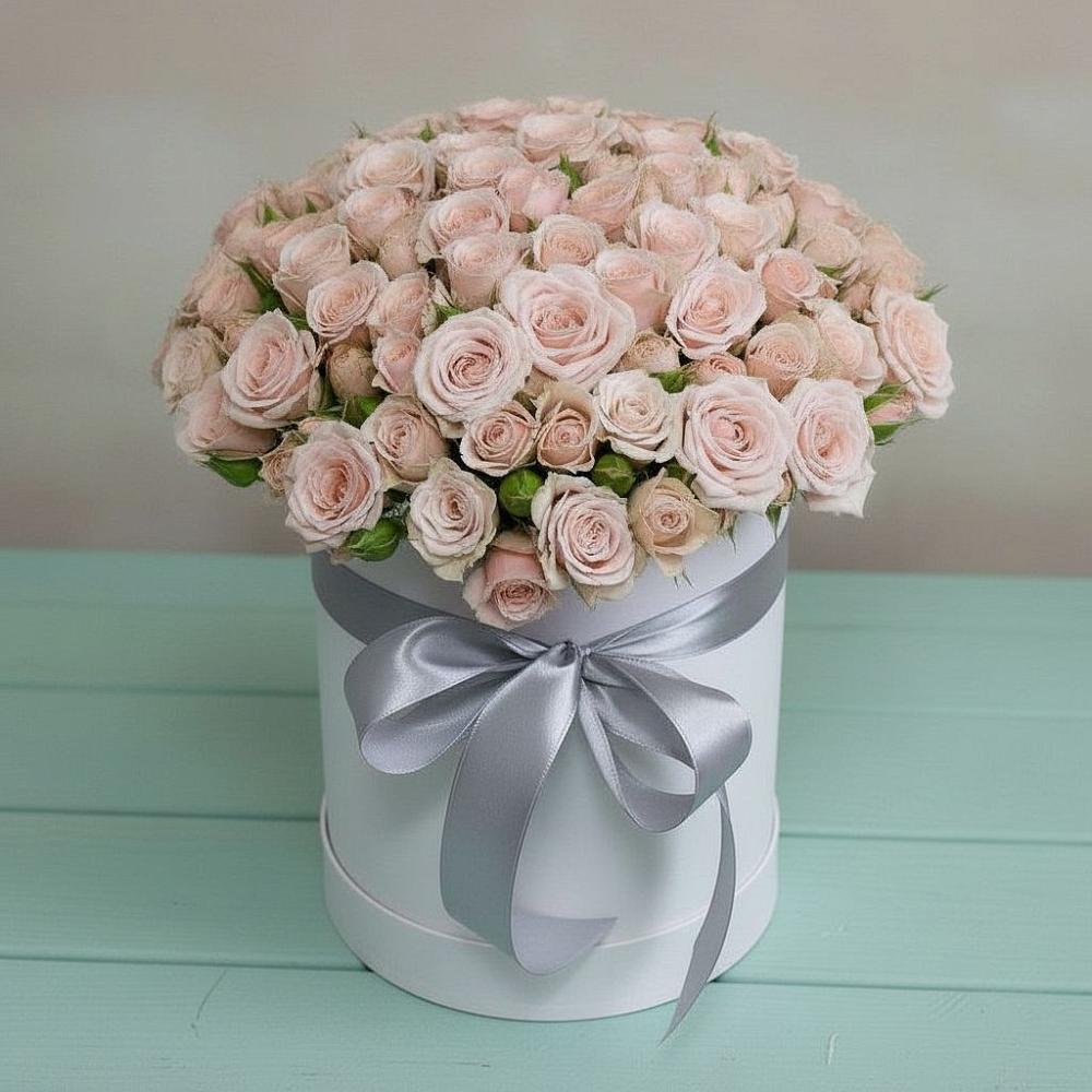 Цветочная композиция из Розы в шляпной коробке в Савельево